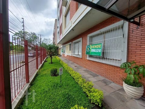 Image 25 - 237756
